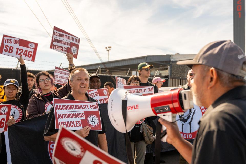 California Gig Workers Union members, SEIU 1021 members, and community allies rallied in support of SB 1246 California Gig Workers Union members, SEIU 1021 members, and community allies rallied in support of SB 1246