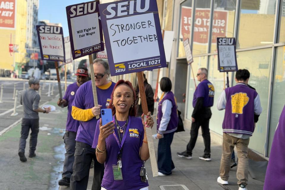 SEIU 1021 members at THC rallied at their lunch break on January 15.