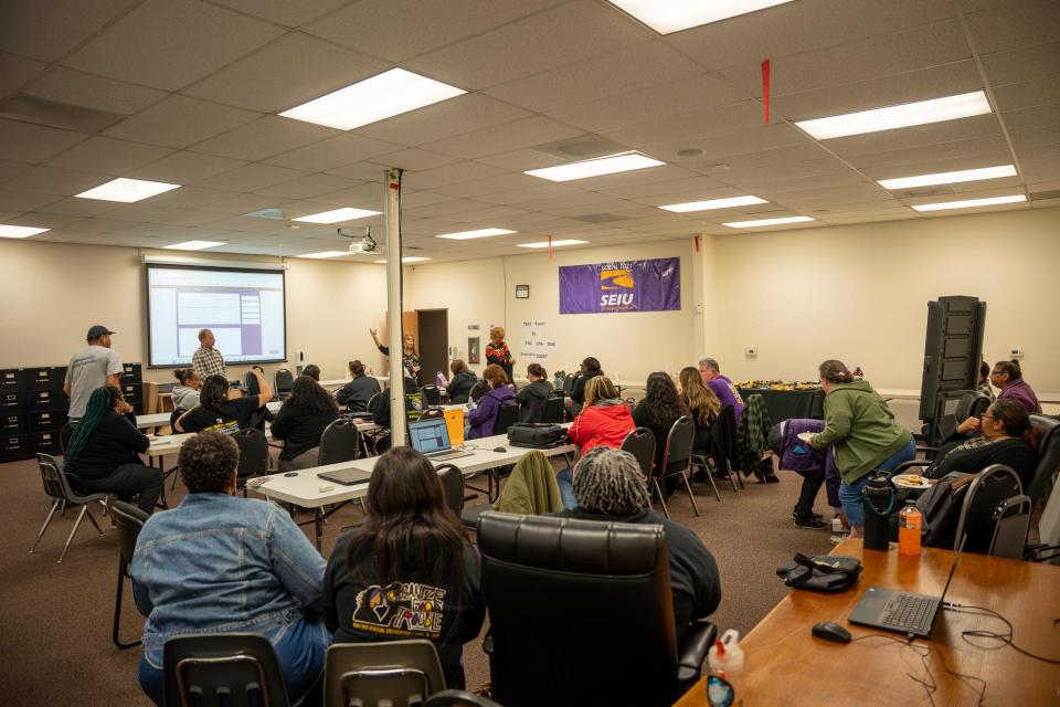 SEIU 1021 members gathered at the Sacramento Office to learn about the Member Resource Center Portal.